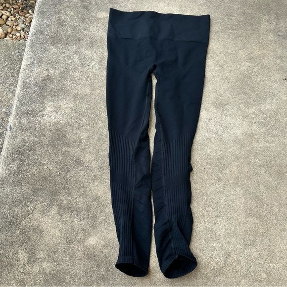 Blanqi Black Leggings size Medium Womens - Picture 1 of 4